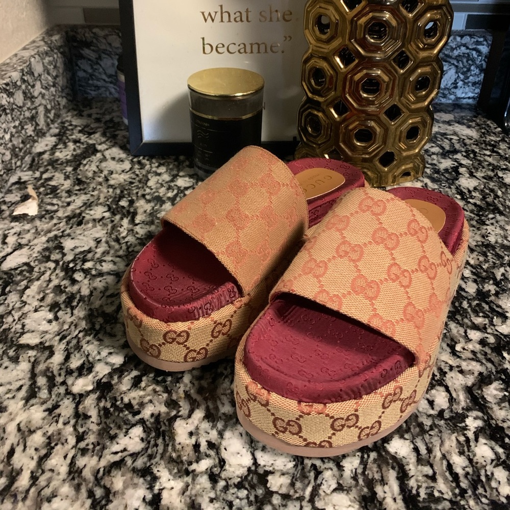 Gucci platform slide